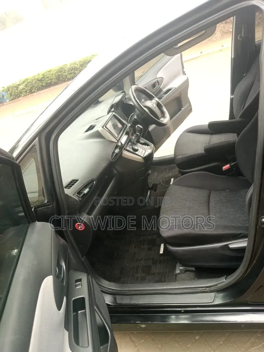 Toyota Wish 2011 Black