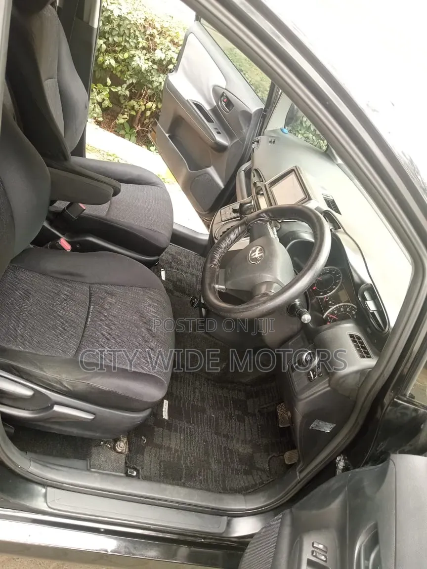 Toyota Wish 2011 Black
