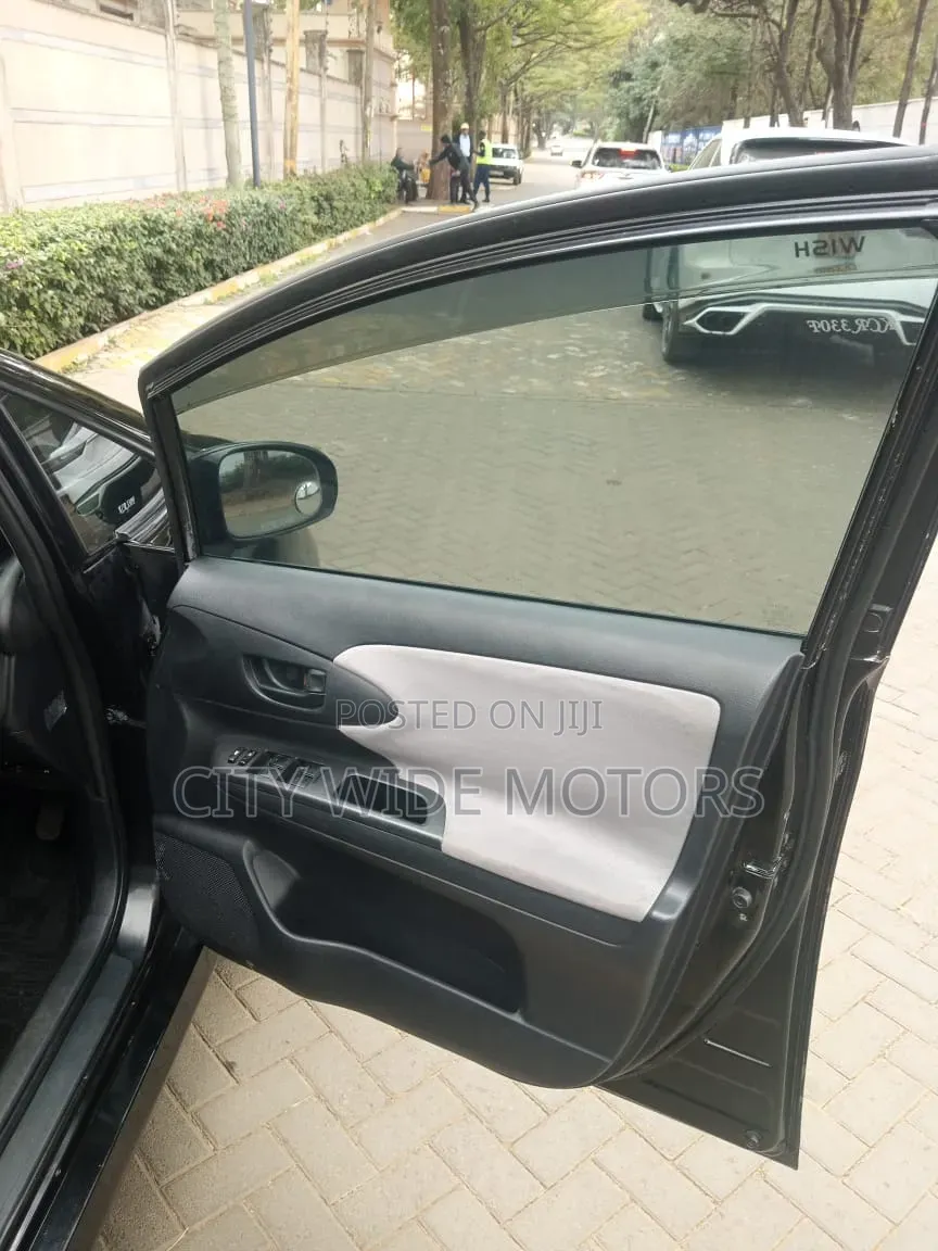 Toyota Wish 2011 Black