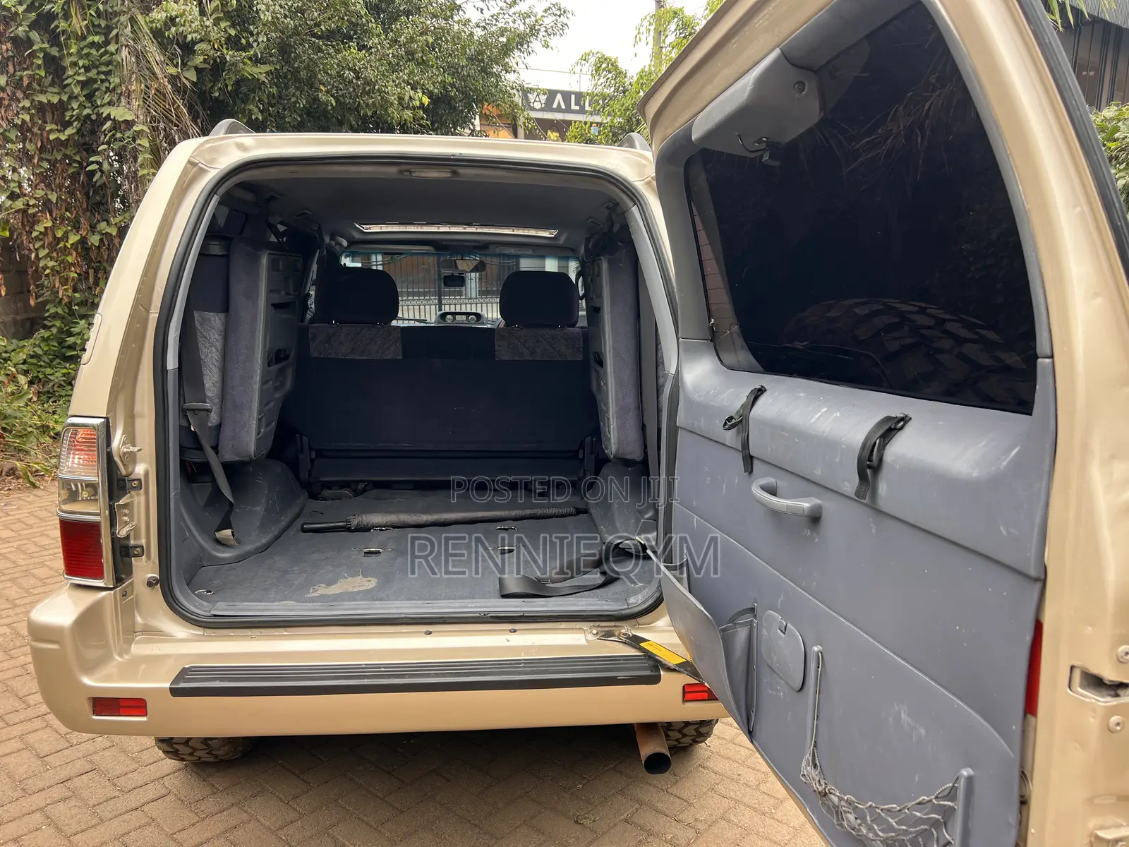 Toyota Land Cruiser Prado 2000 Silver