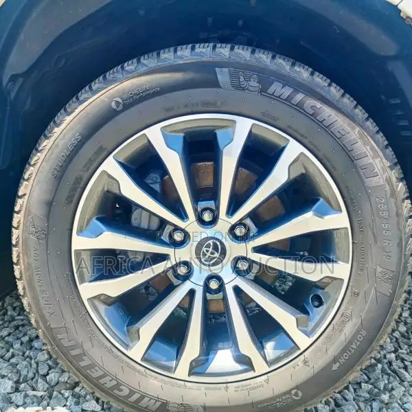 Toyota Land Cruiser Prado 2019 Pearl