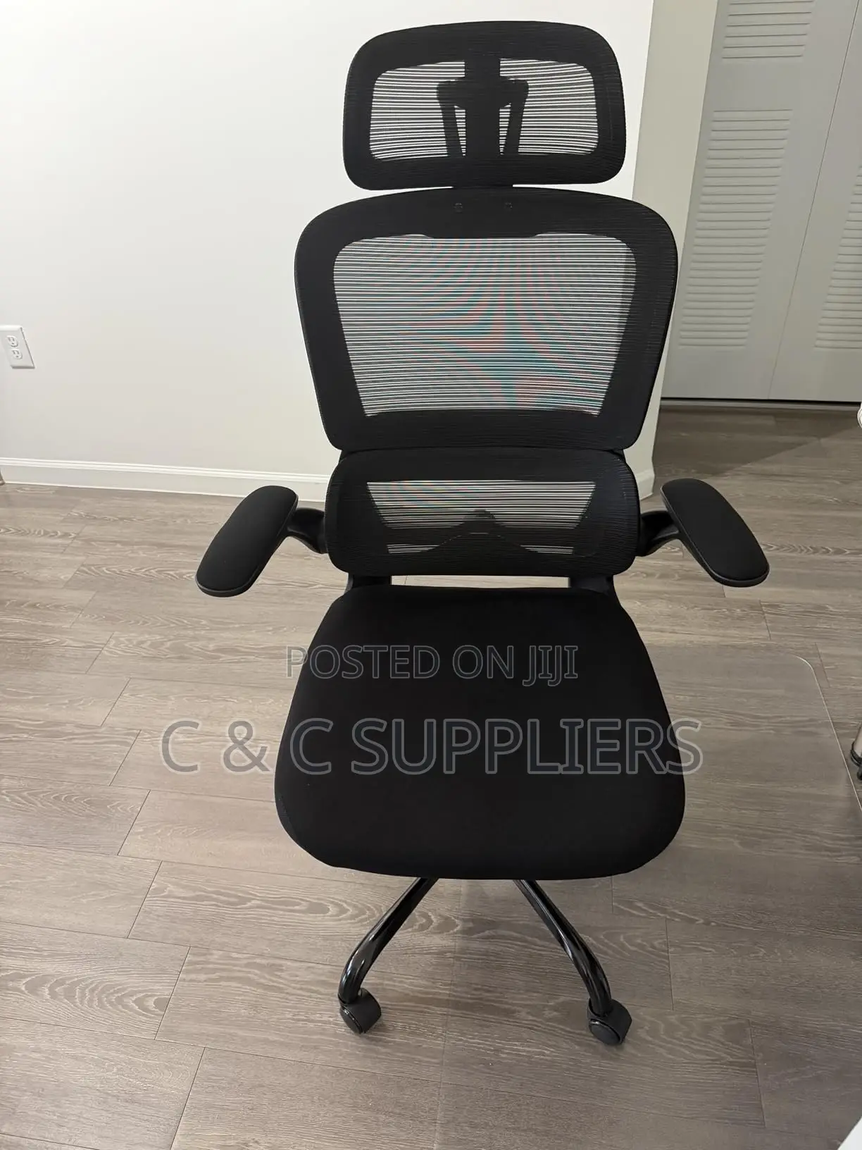 Ergonomic Revolving Mesh Office Chair.