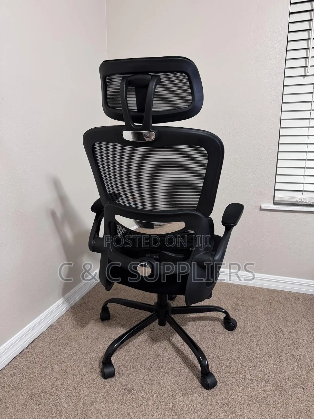 Ergonomic Revolving Mesh Office Chair.