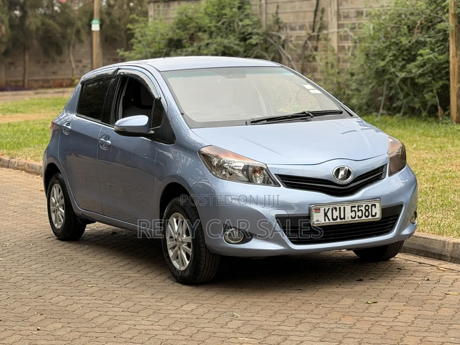 Toyota Vitz 2012 Blue