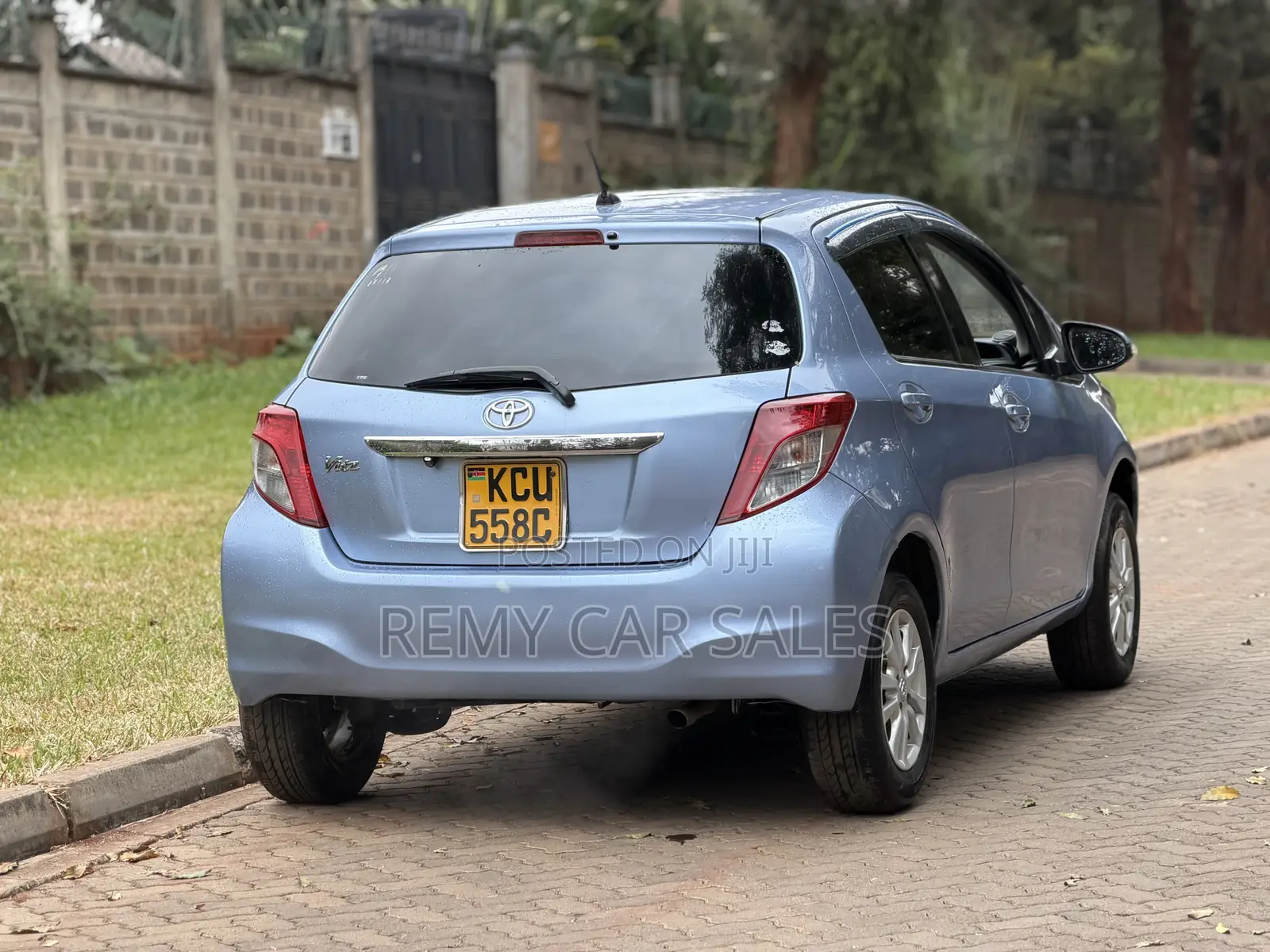 Toyota Vitz 2012 Blue
