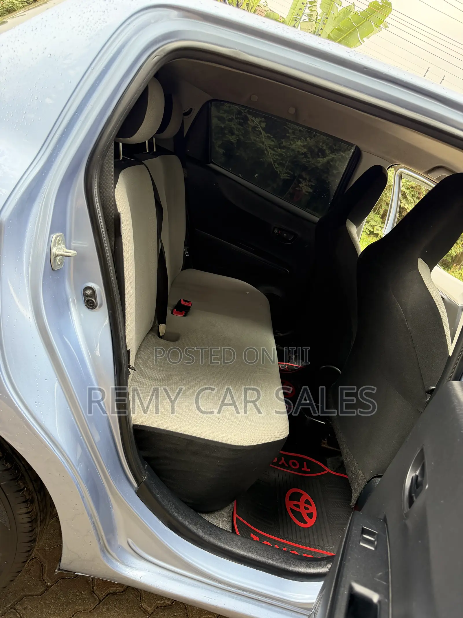 Toyota Vitz 2012 Blue