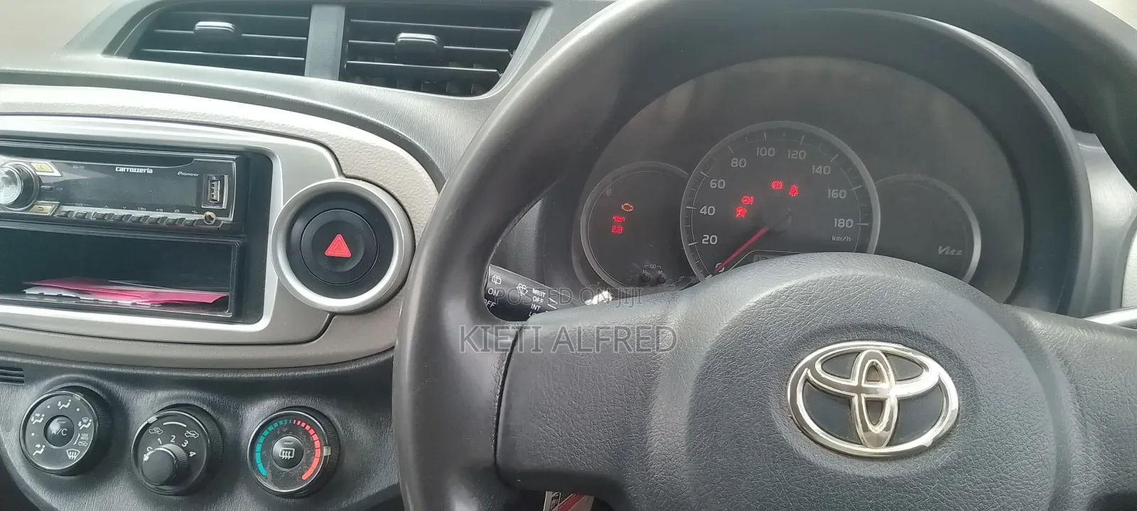 Toyota Vitz 2013 White