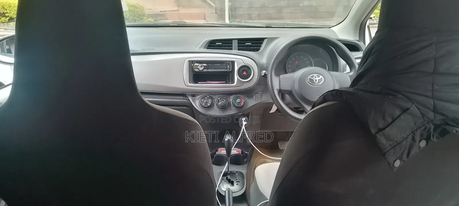 Toyota Vitz 2013 White