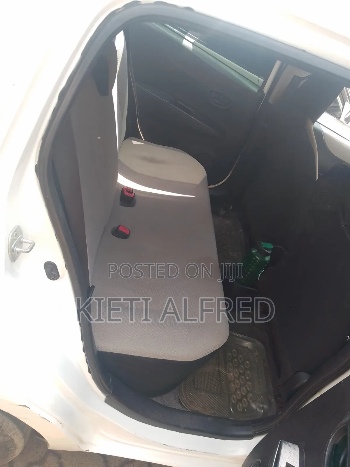 Toyota Vitz 2013 White