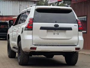 Toyota Land Cruiser Prado 2019 White