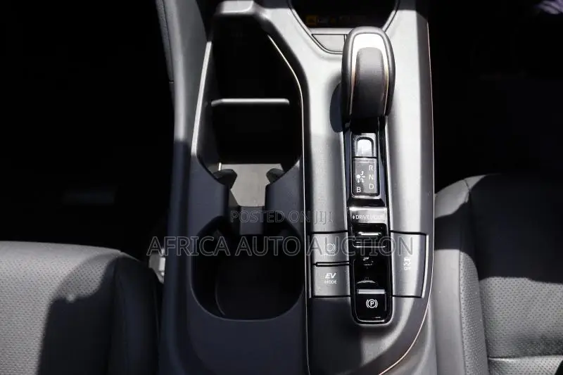 Toyota Crown 2022 Red