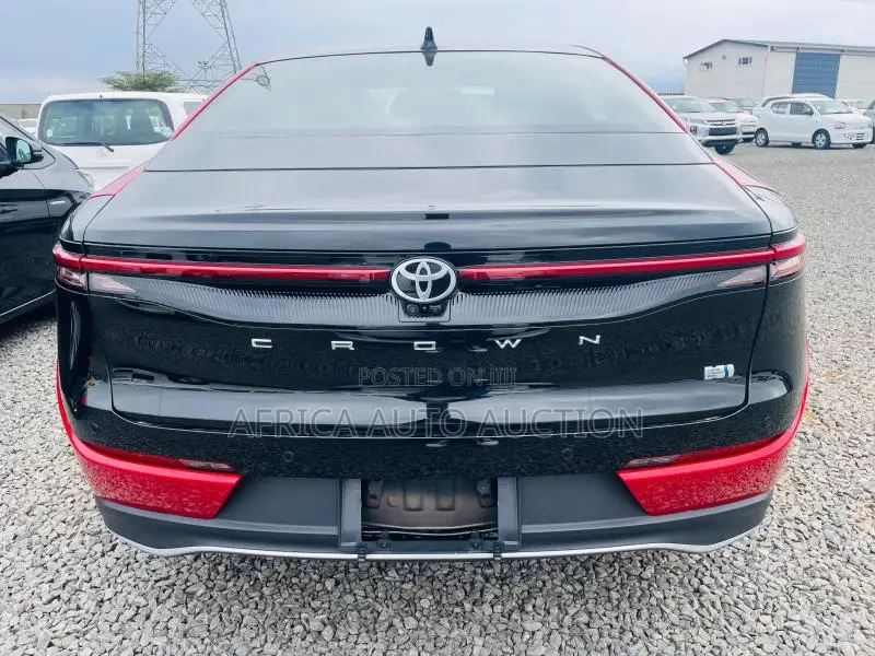 Toyota Crown 2022 Red