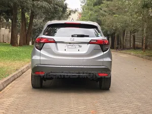 Honda Vezel 2019 Silver