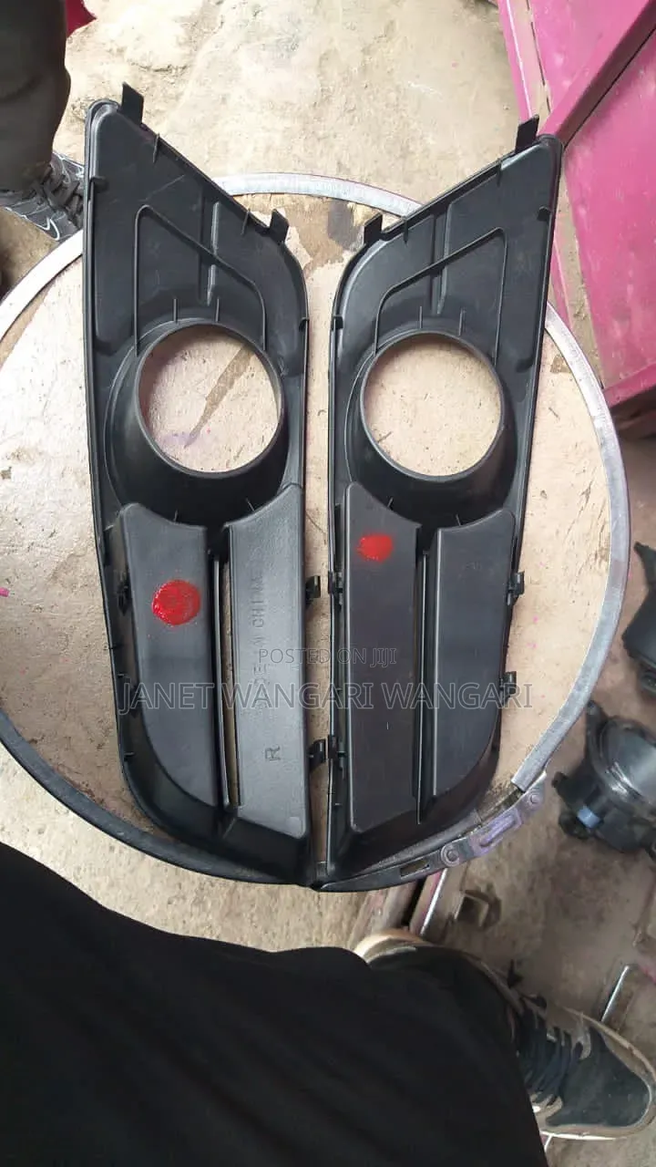 Toyota Runx 2006 Foglight Covers