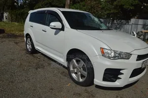 Mitsubishi Outlander Sport SE 2012 White