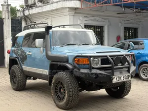 Toyota FJ Cruiser 2017 Blue