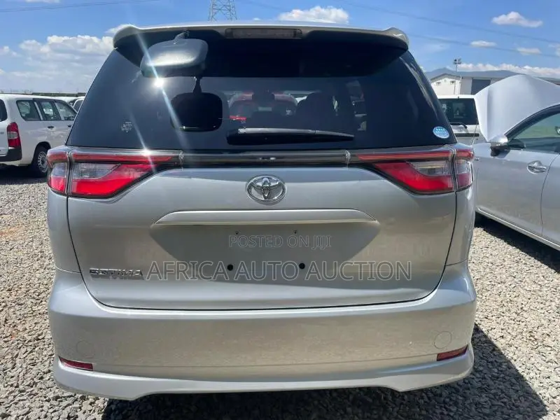 Toyota Estima 2019 Silver