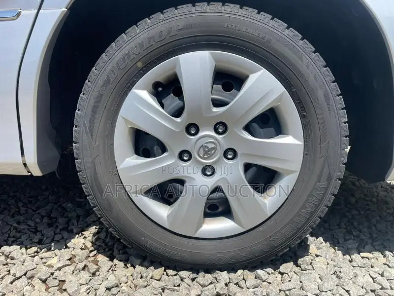 Toyota Estima 2019 Silver
