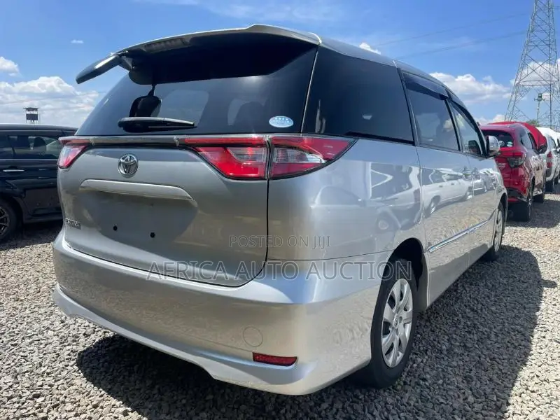 Toyota Estima 2019 Silver