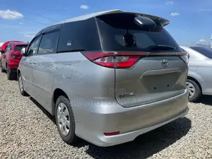 Toyota Estima 2019 Silver