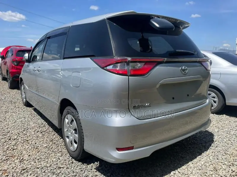 Toyota Estima 2019 Silver