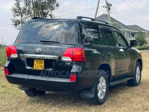 Toyota Land Cruiser 2014 Black