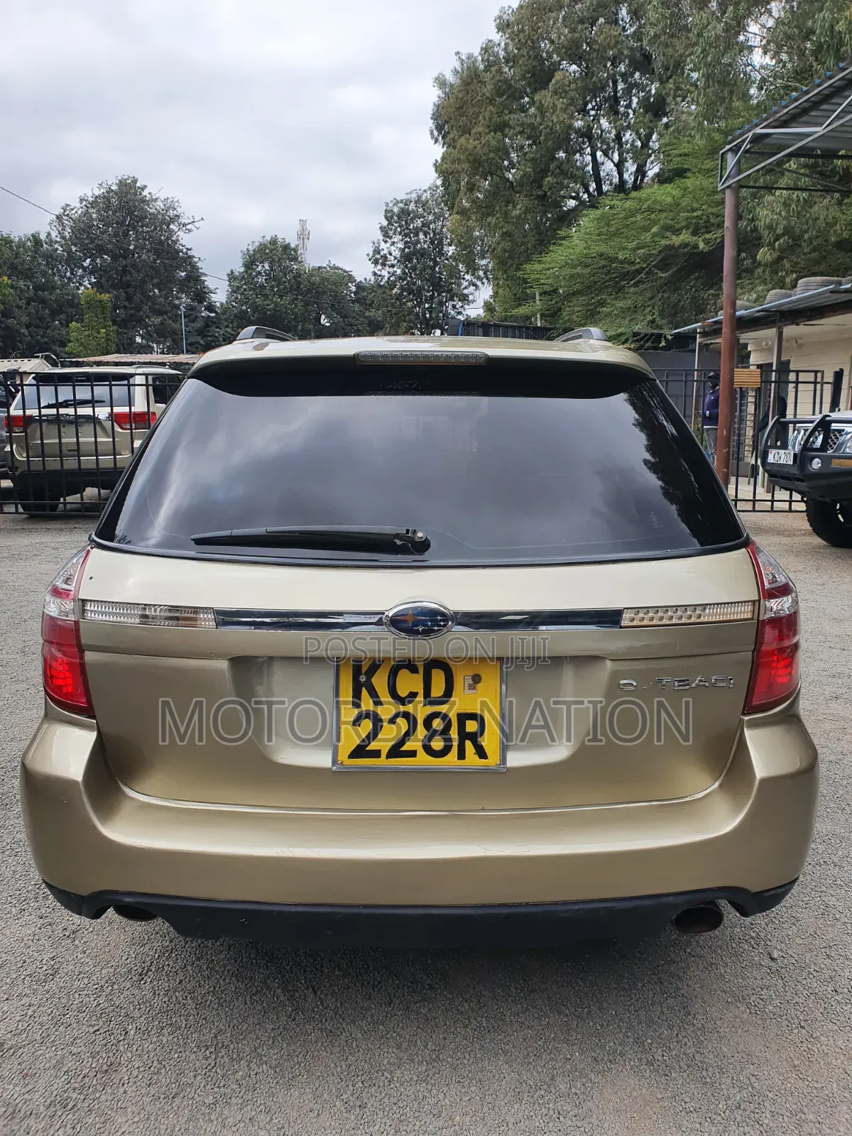 Subaru Outback 2009 Gold