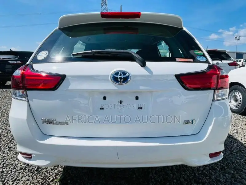 Toyota Corolla Fielder 2019 White