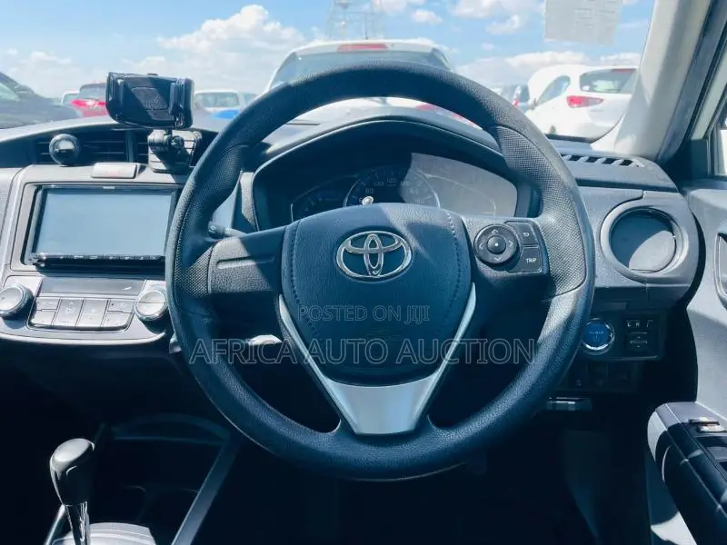 Toyota Corolla Fielder 2019 White