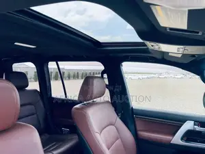 Toyota Land Cruiser 2018 Maroon