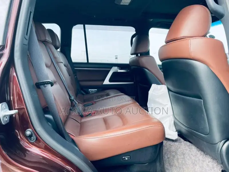 Toyota Land Cruiser 2018 Maroon