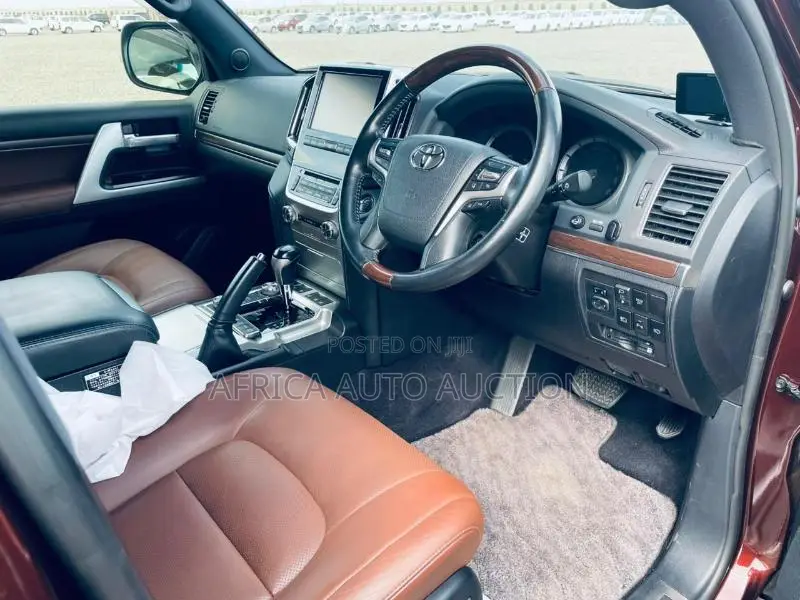 Toyota Land Cruiser 2018 Maroon