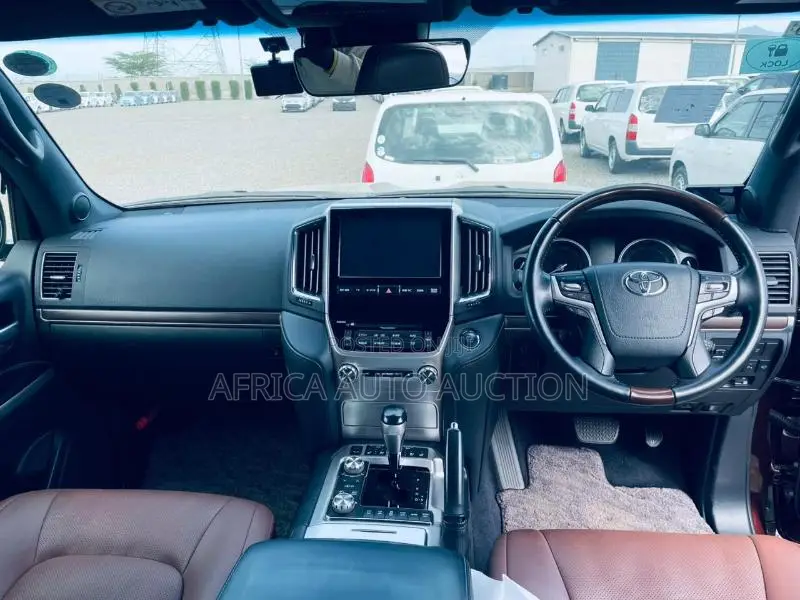 Toyota Land Cruiser 2018 Maroon