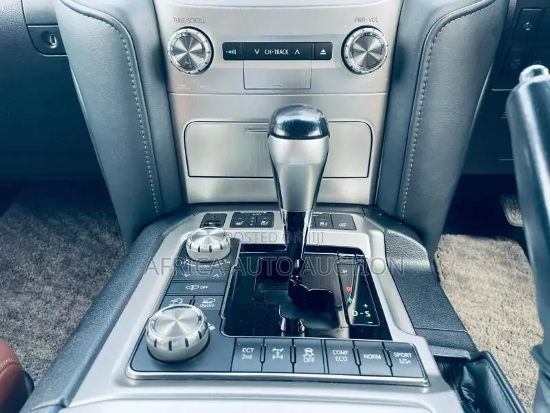 Toyota Land Cruiser 2018 Maroon