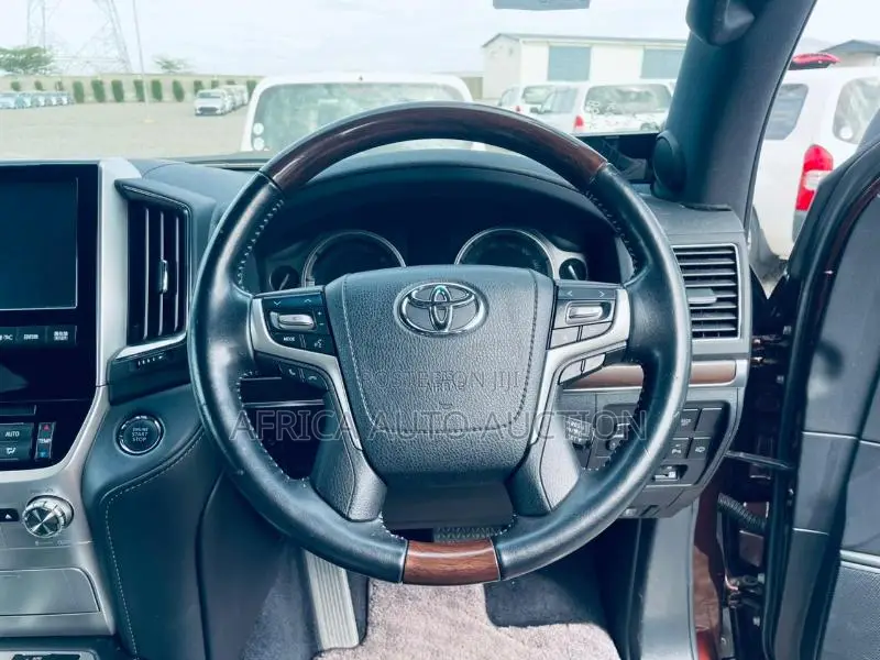 Toyota Land Cruiser 2018 Maroon