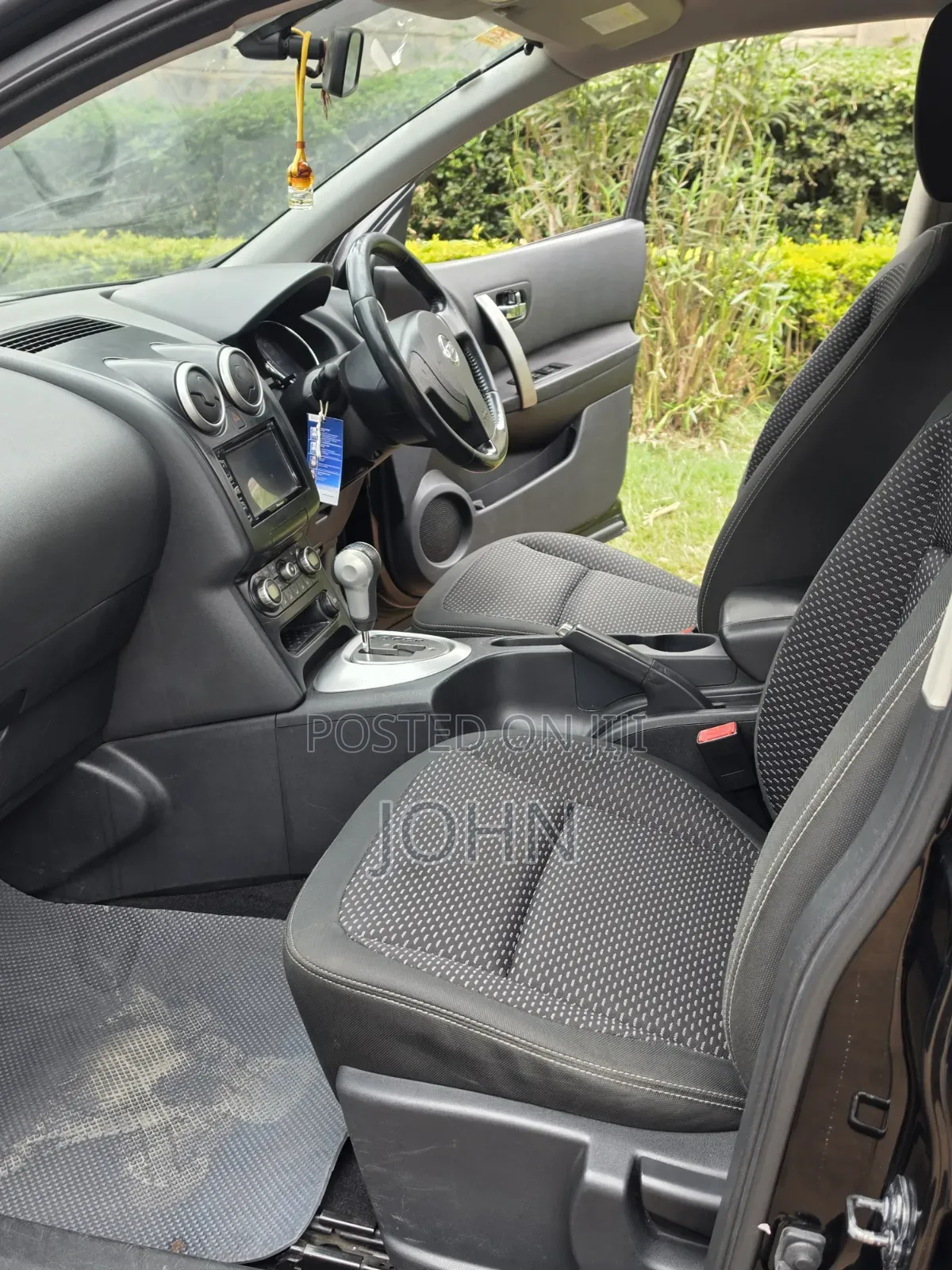 Nissan Dualis 2012 Black