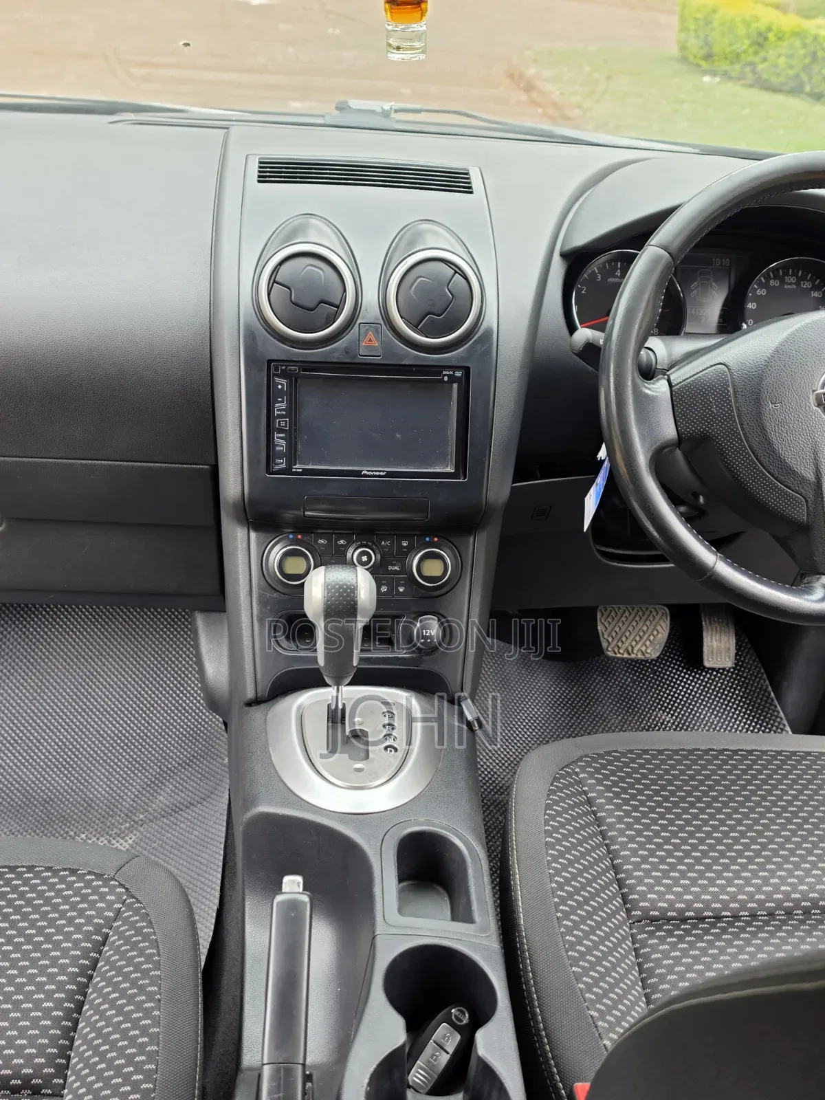 Nissan Dualis 2012 Black
