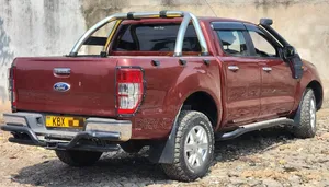 Ford Ranger Wildtrak 2013 Maroon