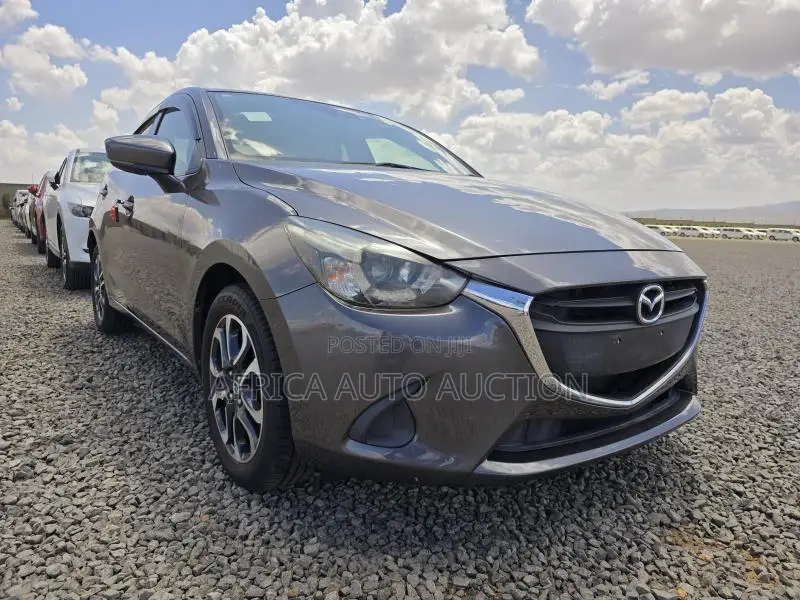 Mazda Demio 2018 Gray