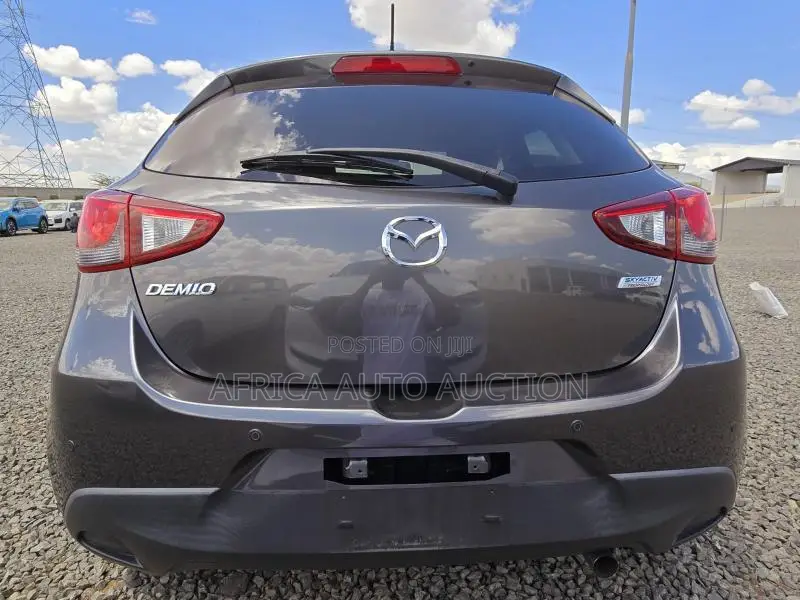 Mazda Demio 2018 Gray