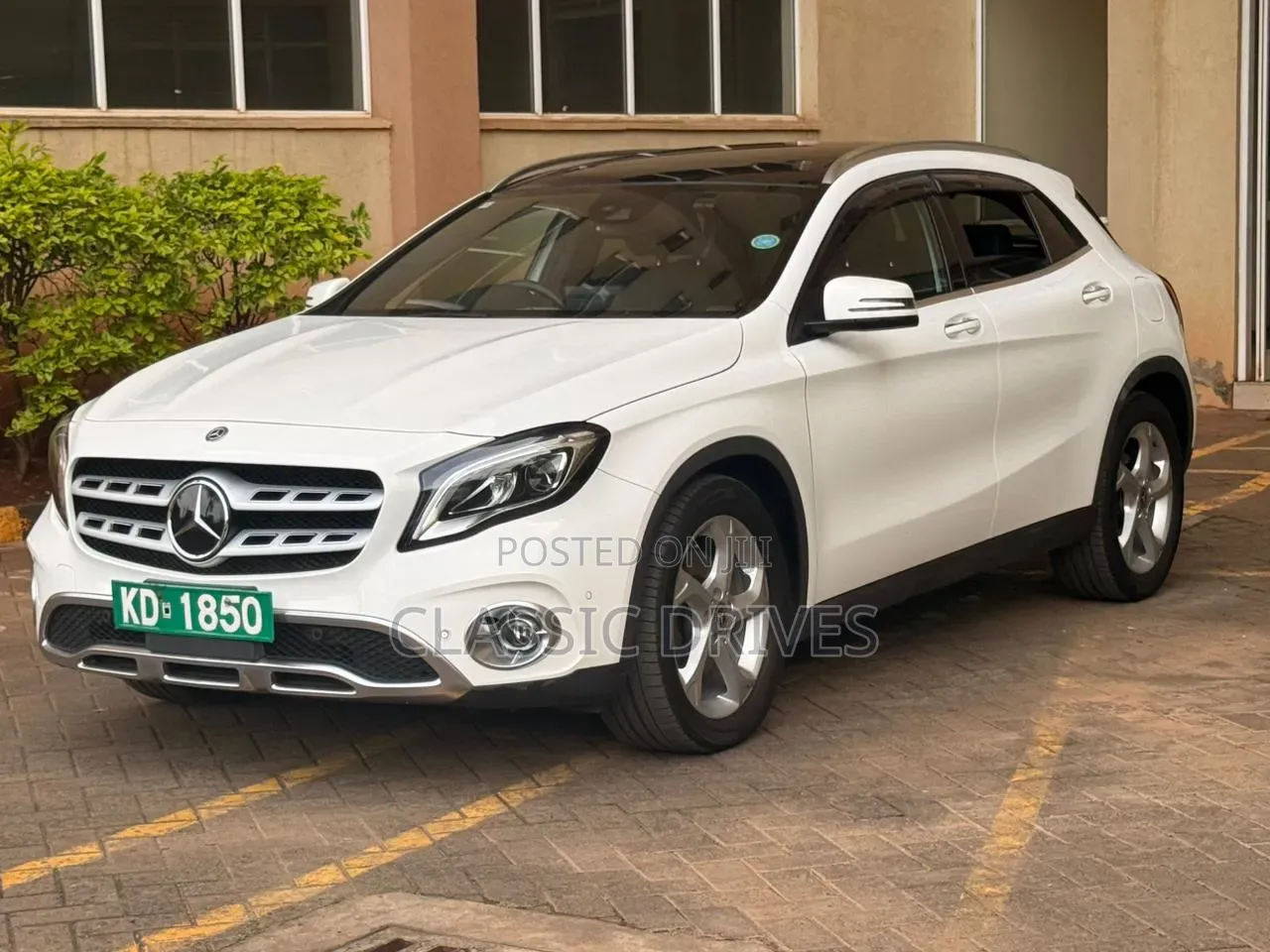Mercedes-Benz GLA-Class 2019 White