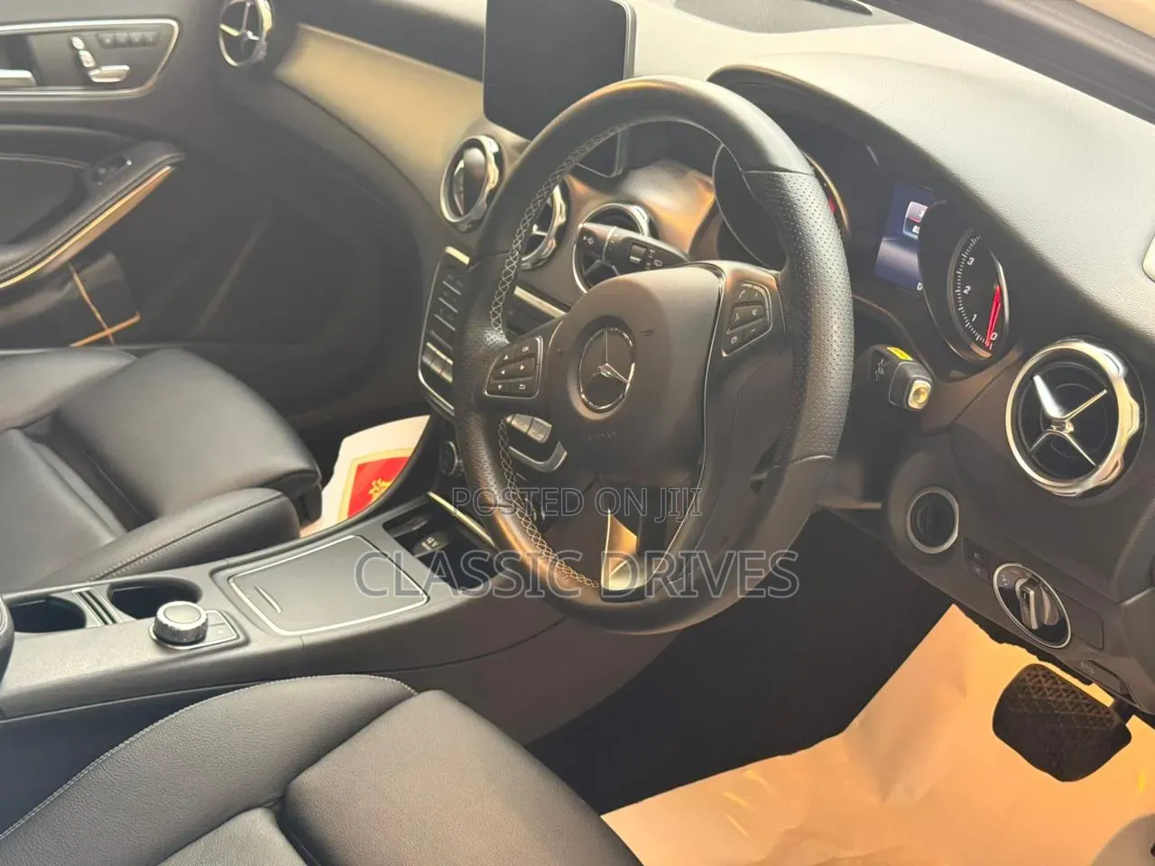 Mercedes-Benz GLA-Class 2019 White