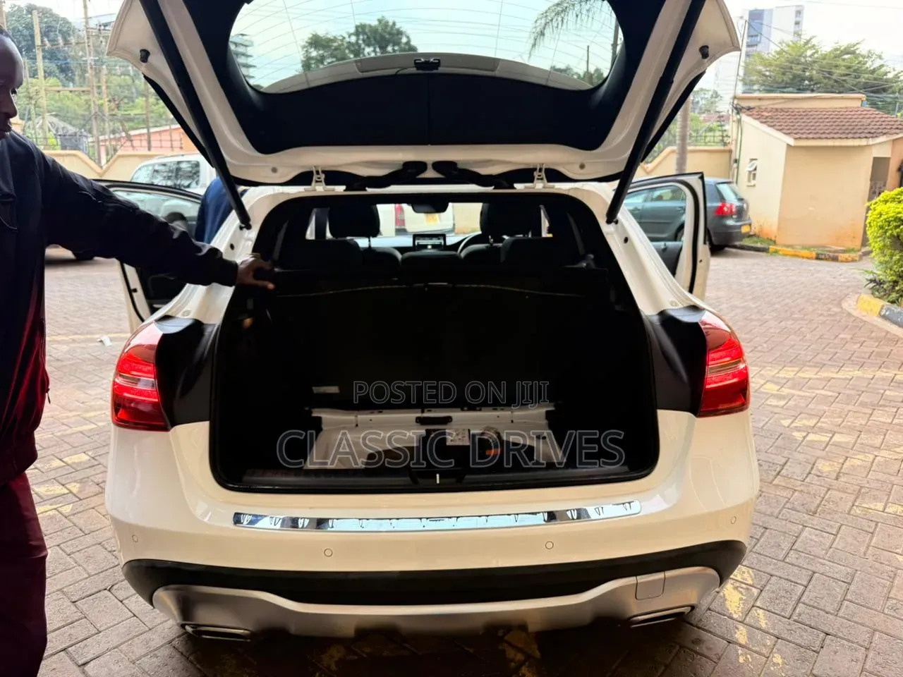 Mercedes-Benz GLA-Class 2019 White