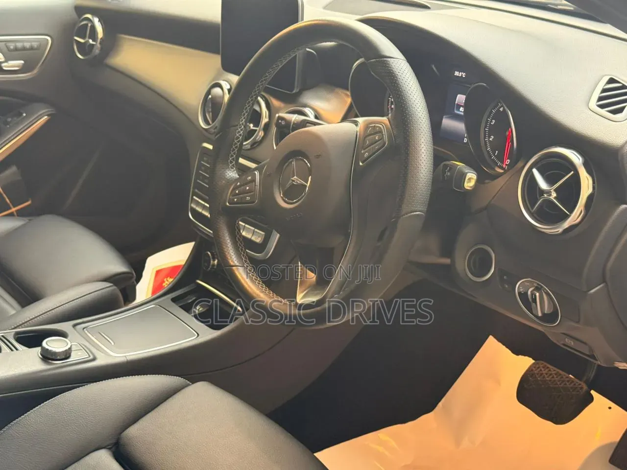 Mercedes-Benz GLA-Class 2019 White