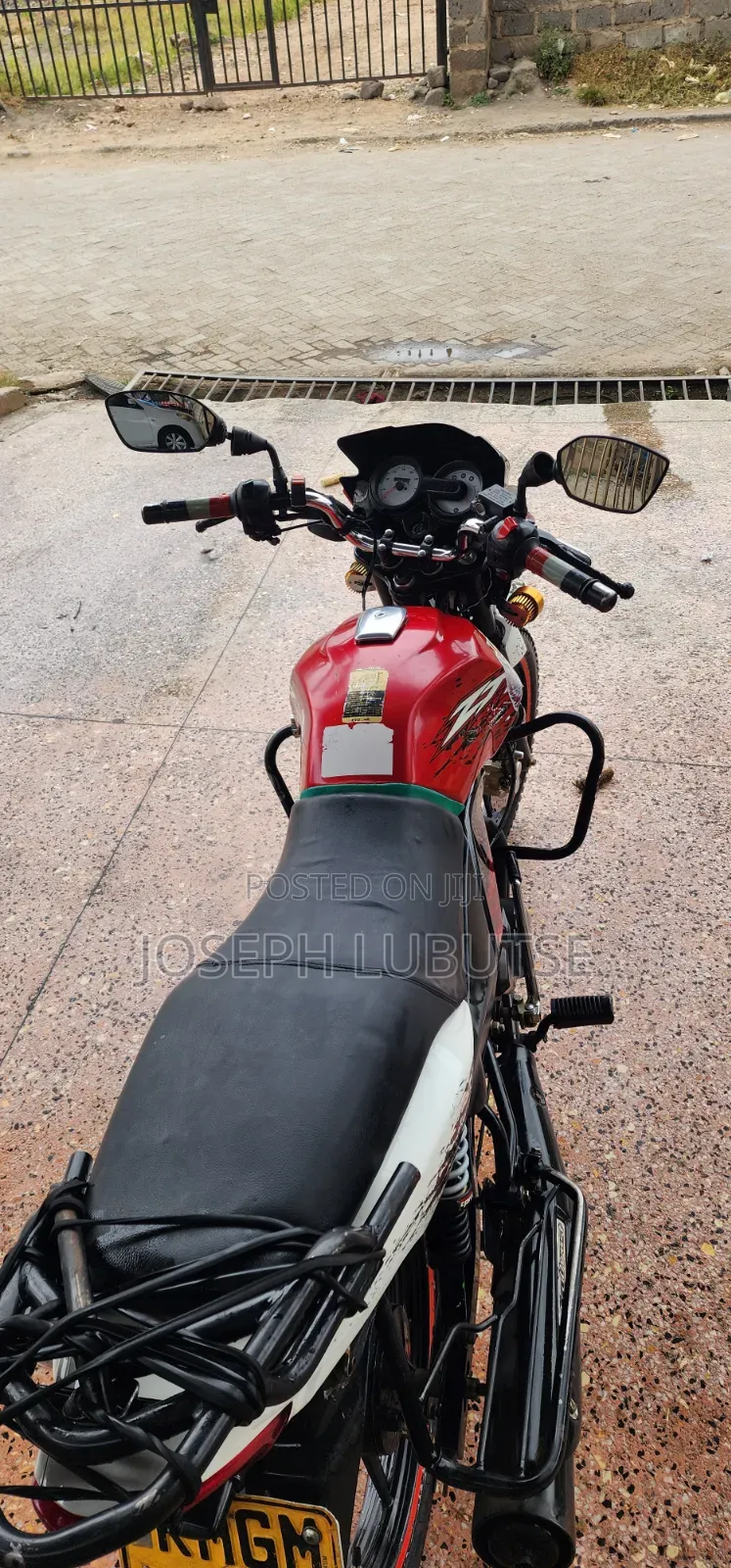 TVS HLX 125 2025 Red