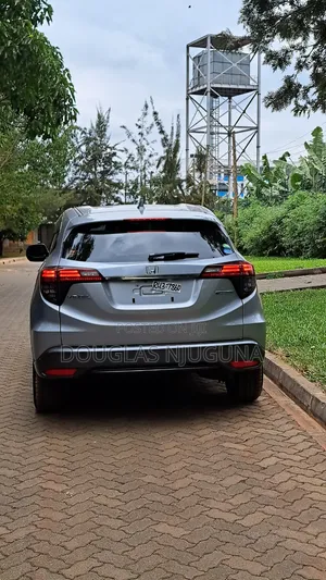 Honda Vezel 2019 Silver