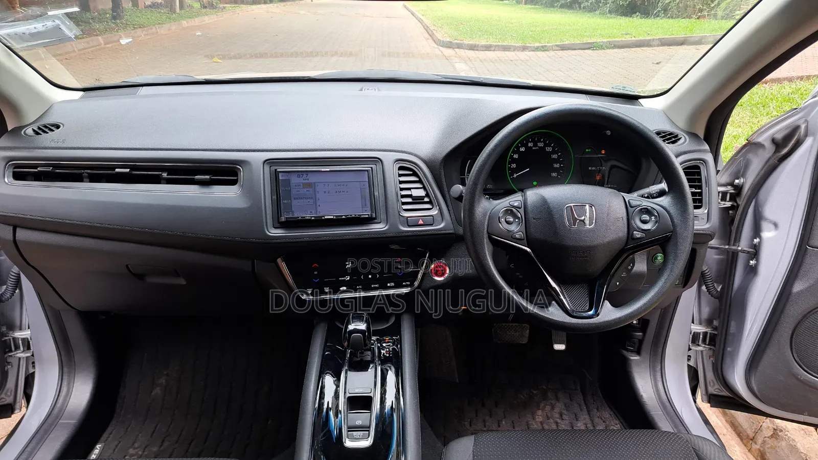 Honda Vezel 2019 Silver