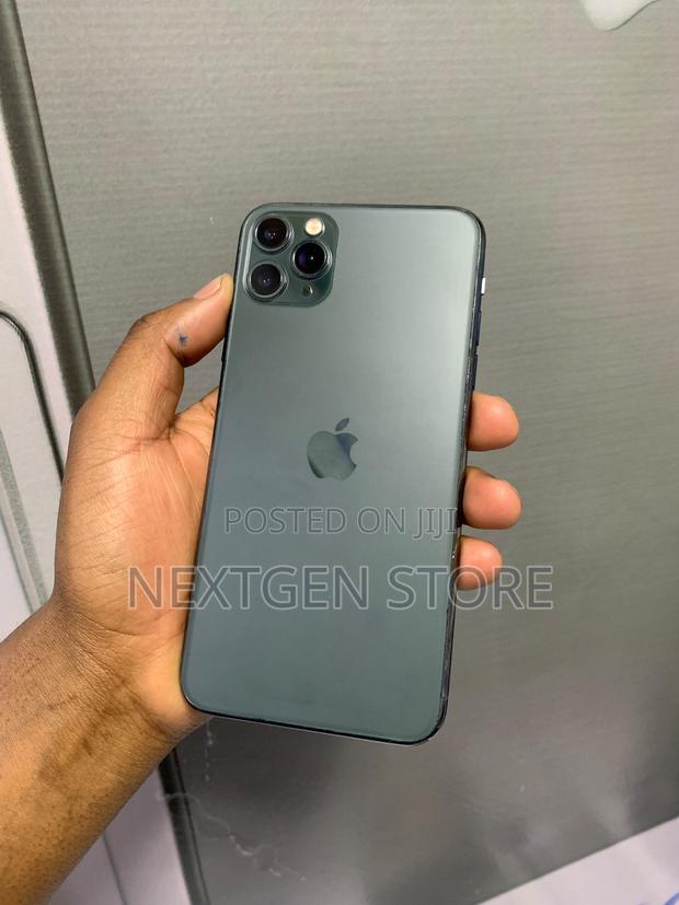 Apple iPhone 11 Pro Max 256 GB Green - main view