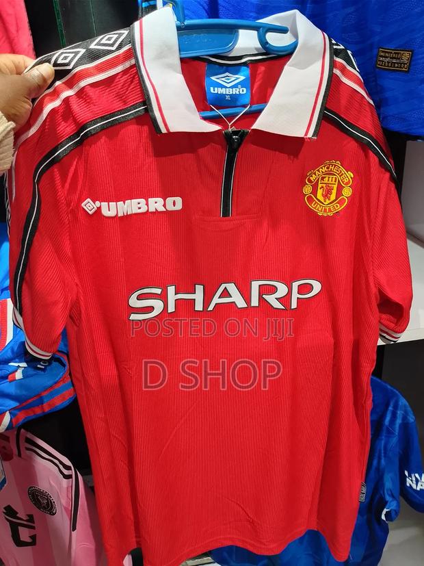 Manchester United Jersey Vintage Version - thumbnail 2