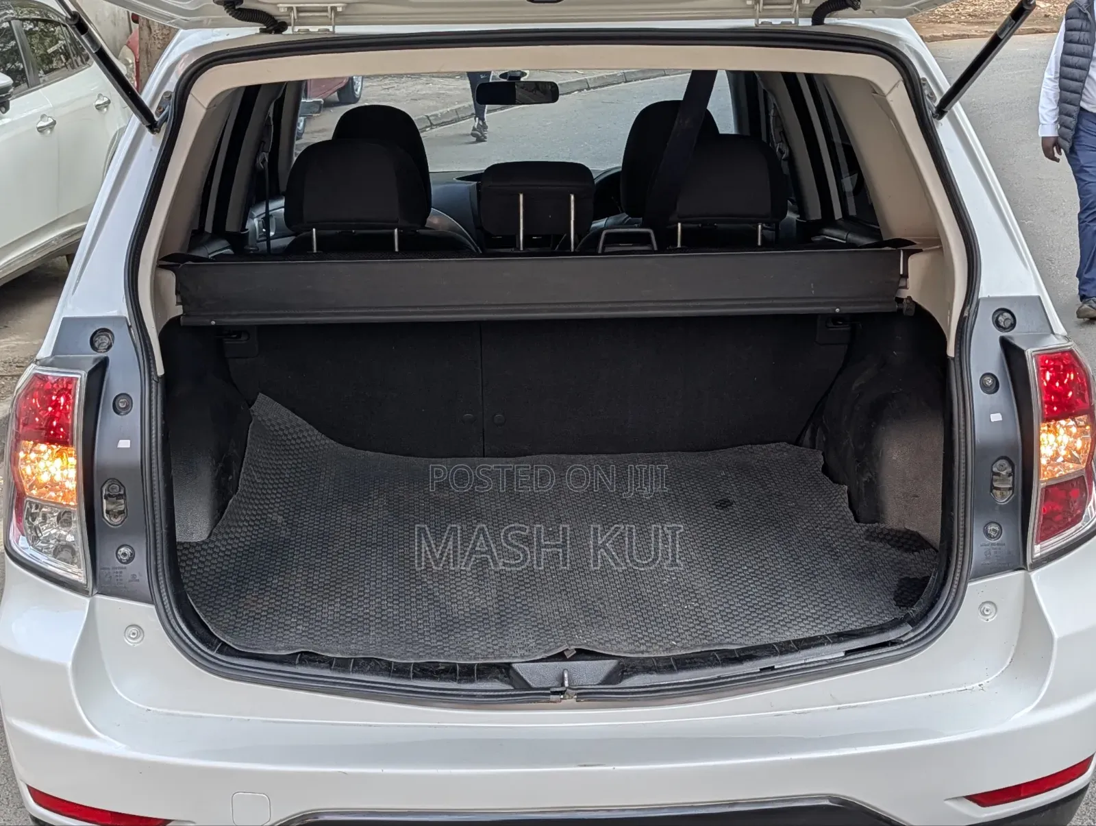 Subaru Forester 2011 Pearl